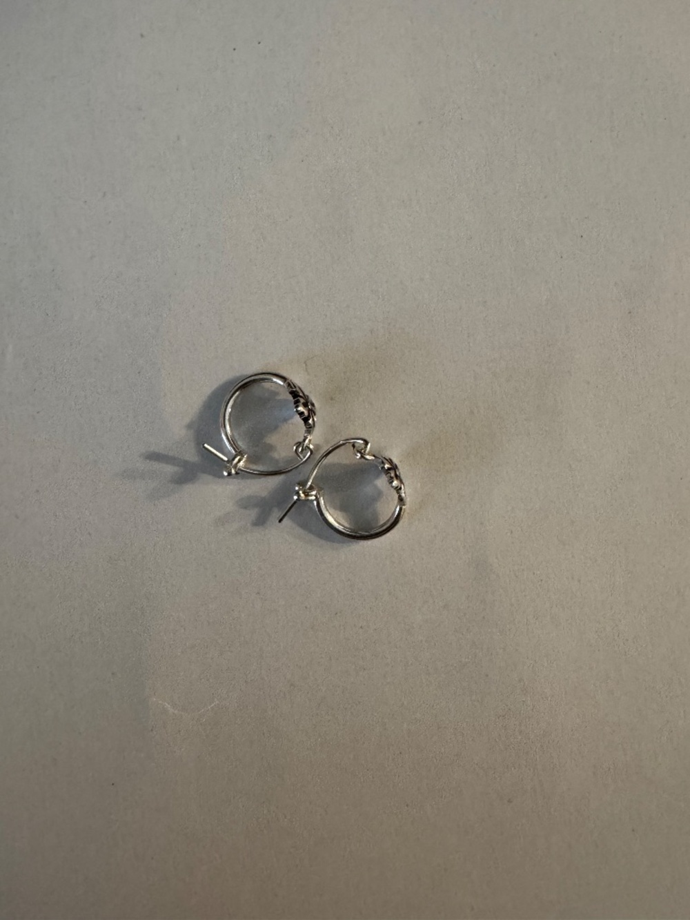Silver hoop earring - Picture 4 of 6